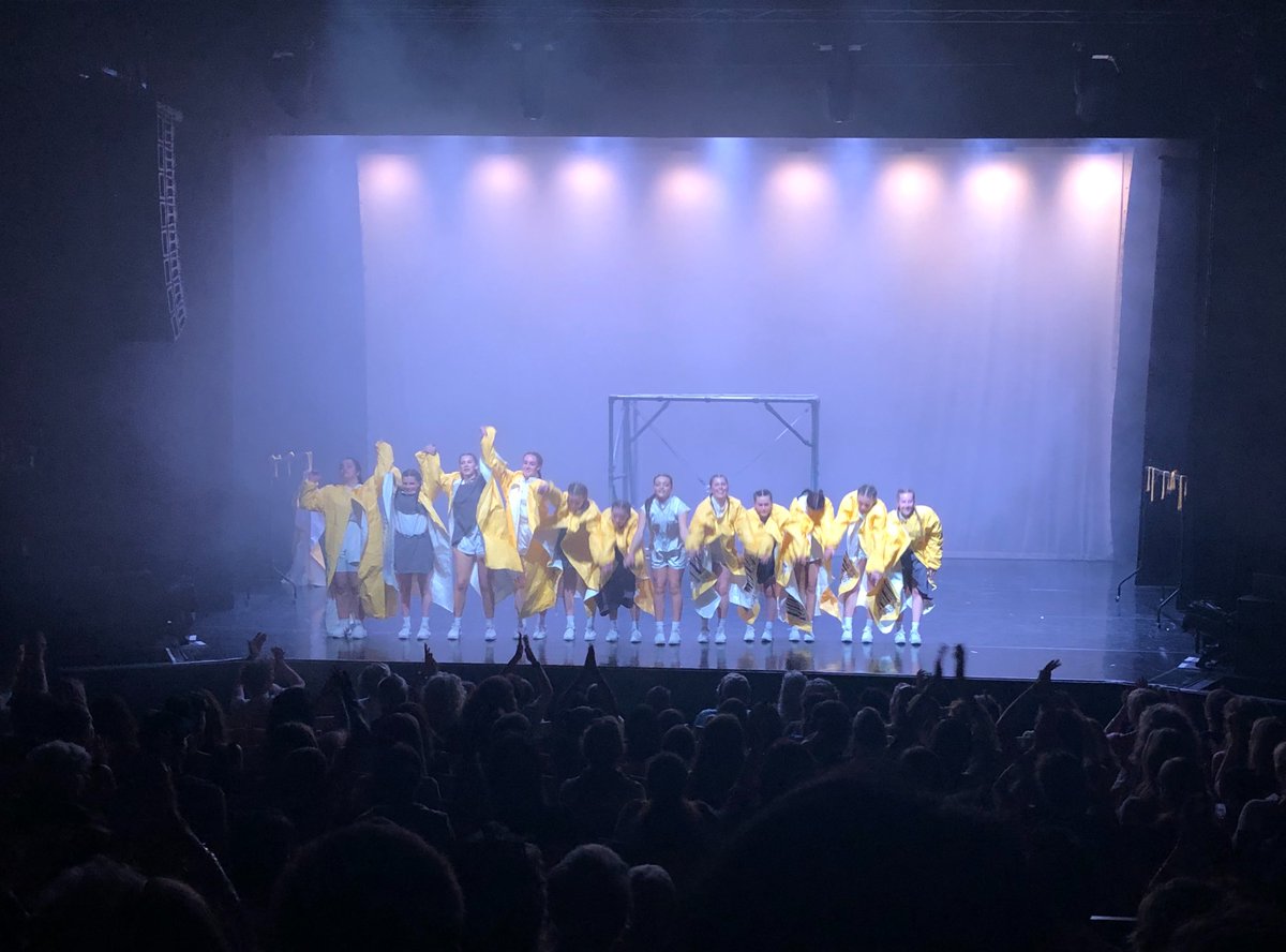 Great to catch 'Triptych' by @projectFemaleUK & @BoyBlueent at @AttenboroughCtr last weekend, performed as part of this year's @brightfest. So inspiring to see future talent on stage, challenging expectations of youth dance, supported by @SouthEastDance 👏👏👏 #UKDance