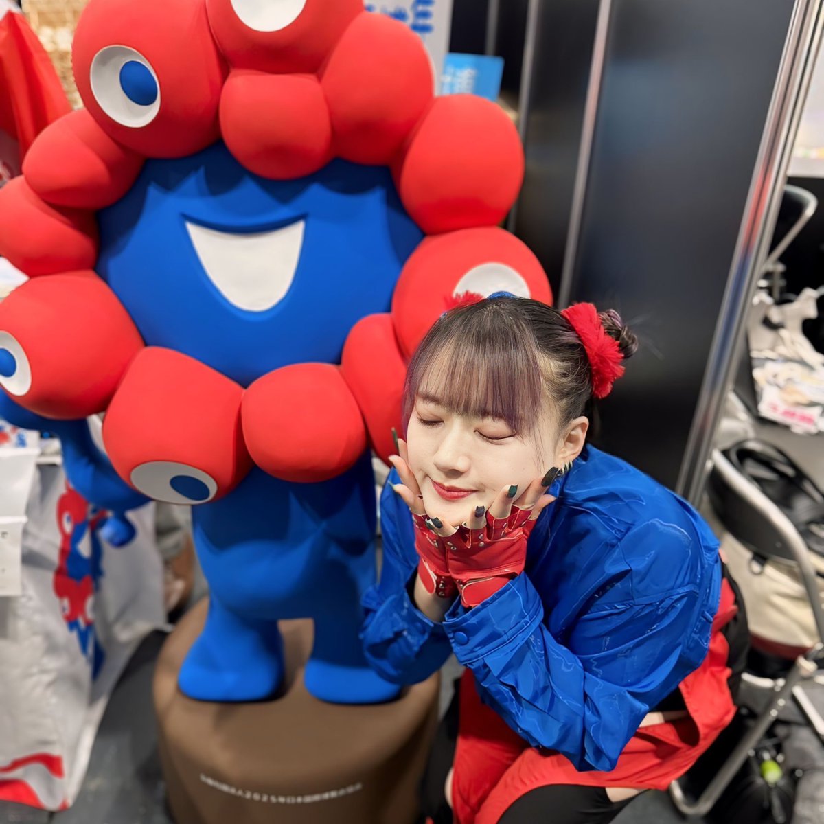 いや、ミャクミャクとその友達 どっちもわしやないかい #チームドット