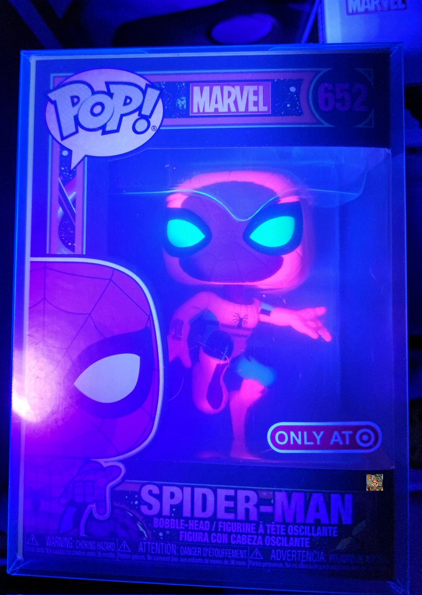 THWIP 🤟🕸 THURSDAY 🕷💥 Happy almost Friday, #FunkoFamily! Criminally overdue 📬📦 ~ finally snagged a blacklight Spidey! 🤩 Hope your day goes smoothly, everyone! Love & positive 💭 all! 🤟 #FunkoPop #FunkoFunatic #FunkoFam #SpiderMan #PeterParker #MarvelComics #SpiderMan98
