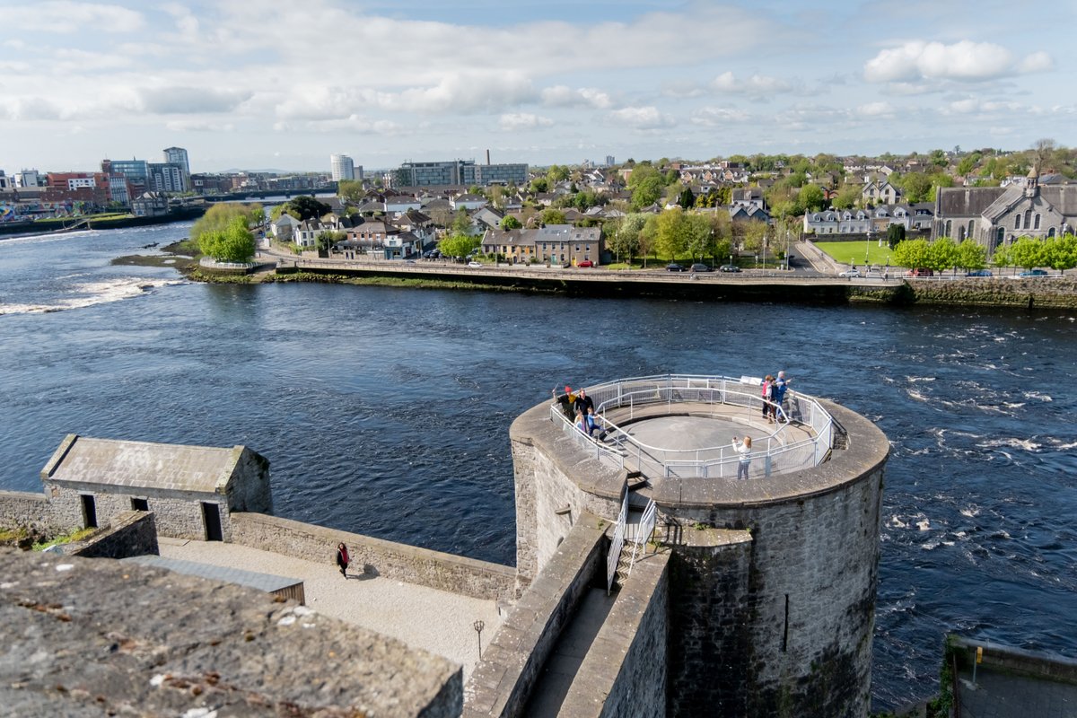 Discover Limerick's panoramic beauty from the castle towers🏰☀️ With views of Limerick City, The River Shannon and over onto the Clare hills, this majestic 13th Century Castle is a must visit when in the Treaty City 💚 Open 9:30 am - 6pm, seven days a week.
