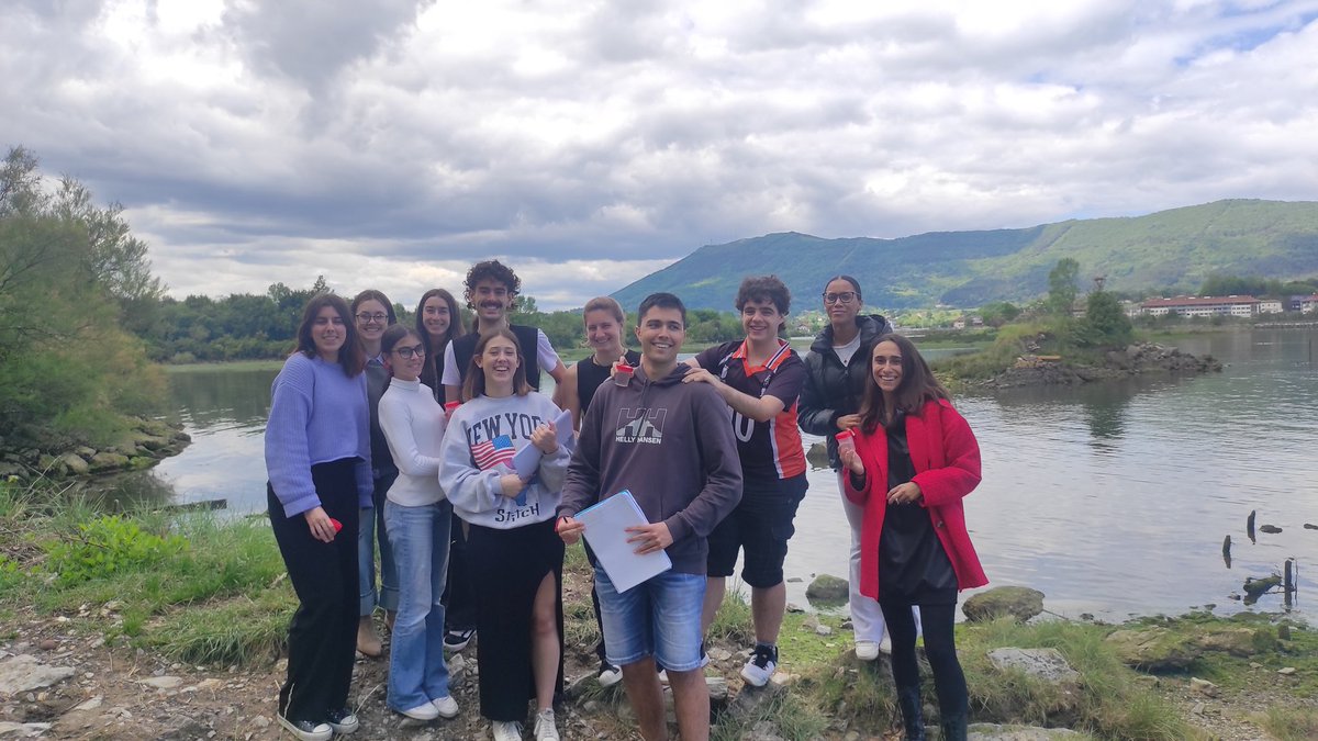 Kurtsoarekin bukatzeko erronka berri batean sartu ditugu gure 👩🏼‍🔬🧑‍🔬👨🏻‍🔬, guretzat lagungarriak izan daitezkeen birusak bilatu behar dituzte, Bakteriofagoak.  Horretarako Txingudiko badian ur laginak jaso dituzte. Aupa ekipo! <a href="/FPeuskadi/">FPeuskadi</a> #PHAGUN <a href="/tknika/">Tknika</a>