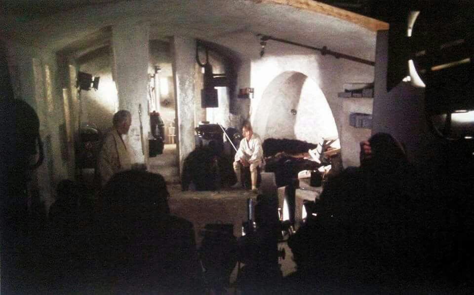 Filming on the set of Ben Kenobi’s home #starwars #anewhope 1977 #behindthescenes🎬