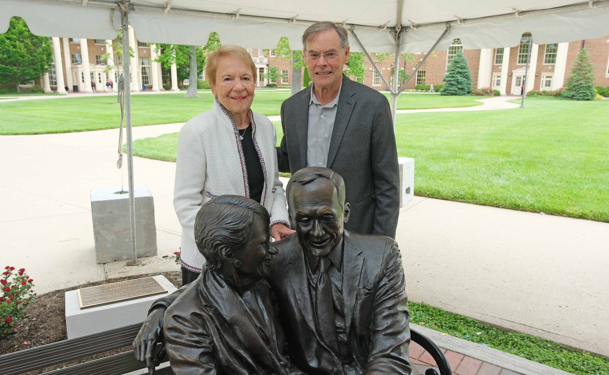 A few moments and a story from the Farmer Family Sculpture Park dedication at the @farmerschoolmu yesterday miamioh.edu/fsb/news-event… #MyFSB #BeyondReady #MiamiOH