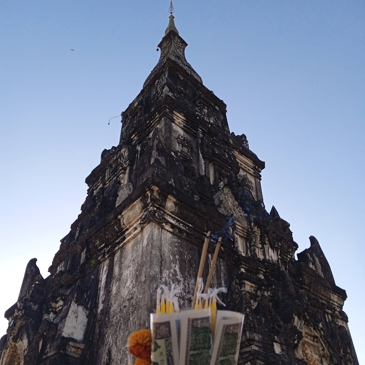 ສາວລູກສອງ tweet media