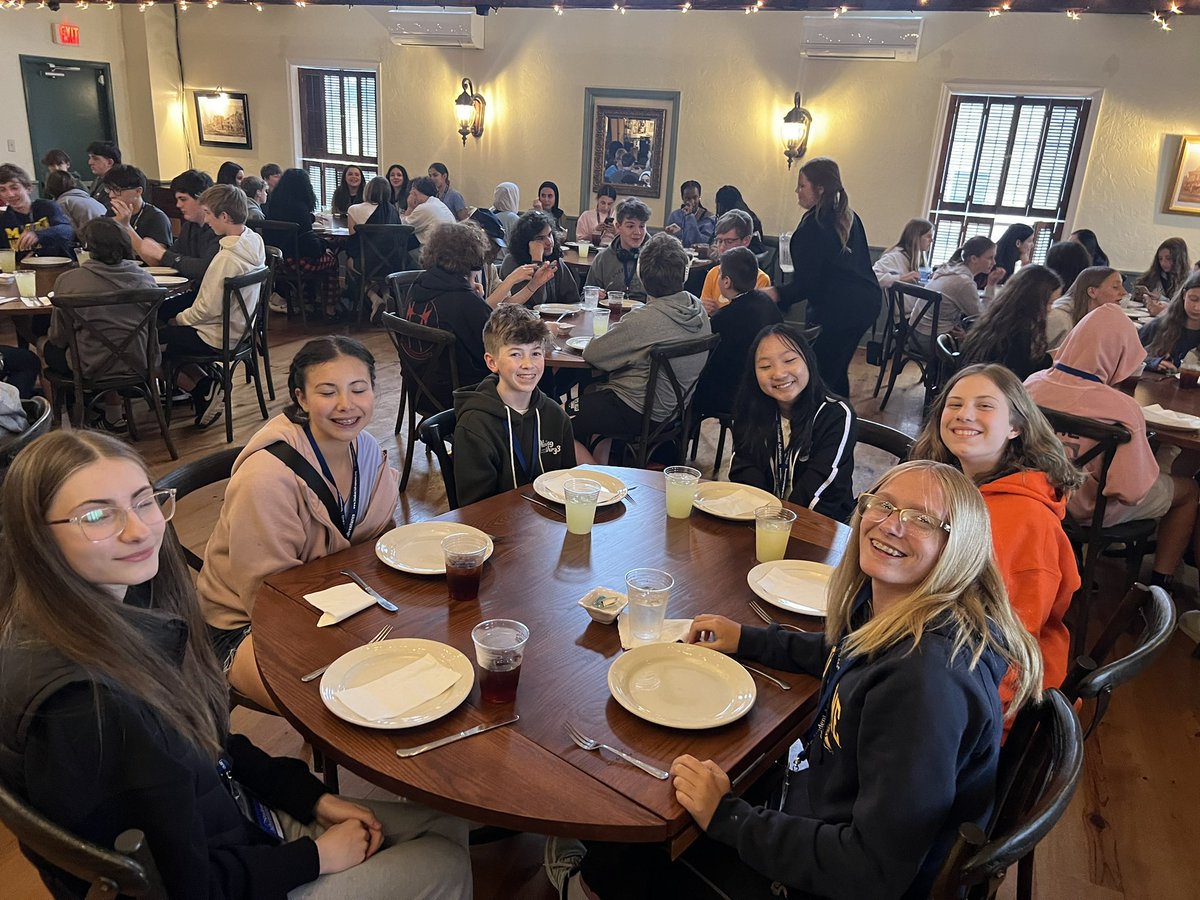 Had a great time at dinner last night <a href="/bhschools/">BHSchools</a> <a href="/NorthHills6_7_8/">North Hills Middle School</a> 8th grade DC trip
