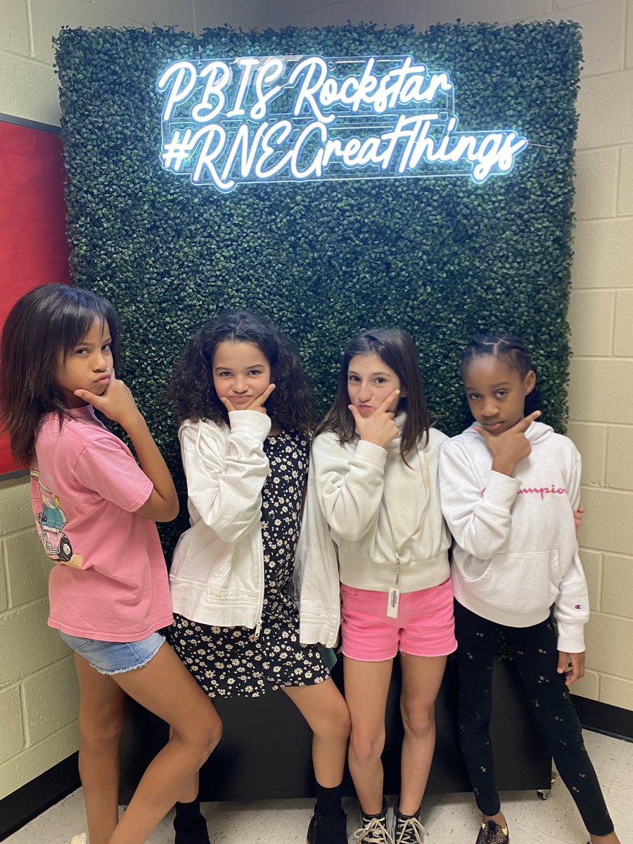 THE GIRLS🩷🎀⭐️🌸    #RNEgreatthings