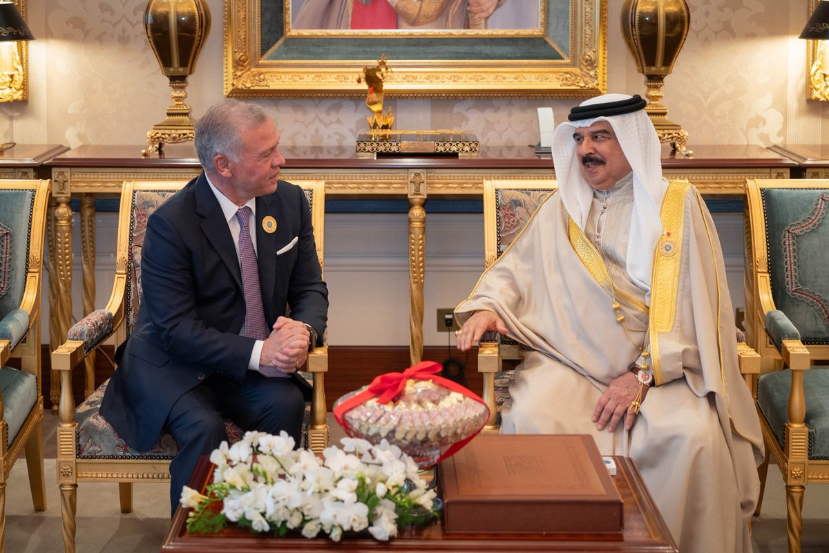 His Majesty King Abdullah II meets #Bahrain King Hamad bin Isa Al Khalifa, on the sidelines of the 33rd Arab Summit, with the two leaders warning of the dangerous consequences of Israel’s military operation on #Rafah #Jordan