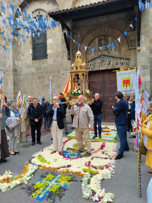 Notre-Dame du Port tweet media