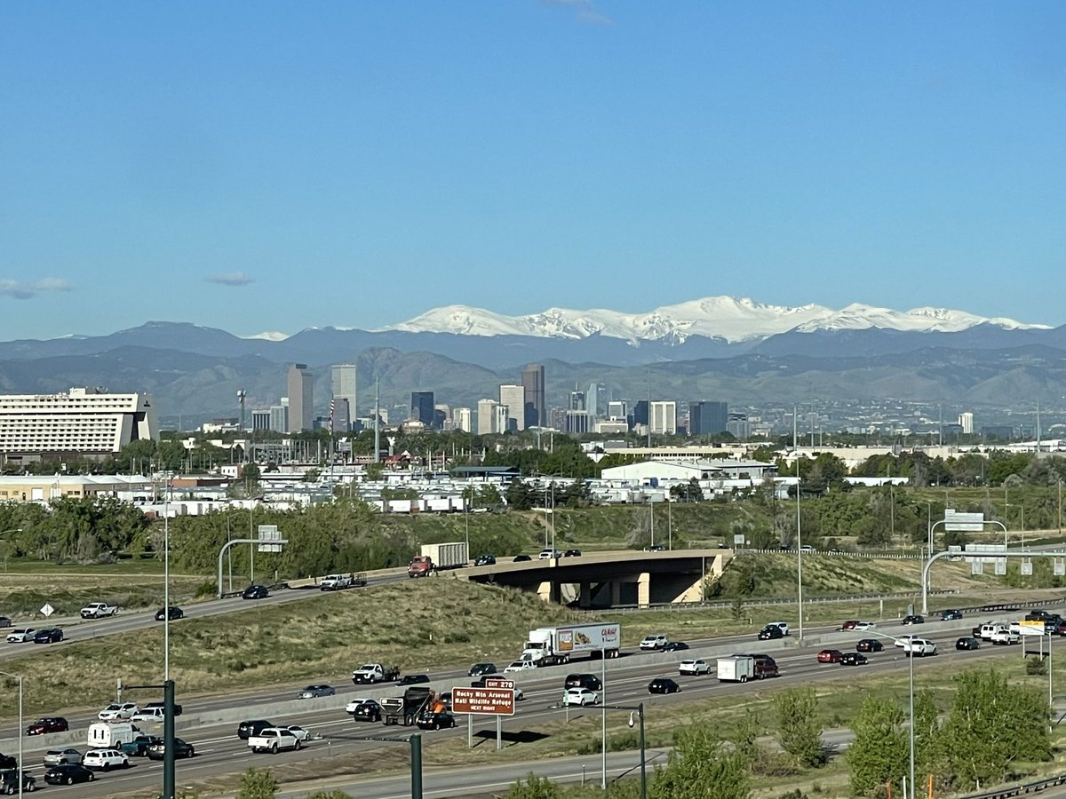 SaraHonchar's tweet photo. It took a few days, but Denver put on a nice show this morning! https://t.co/9tTqaJowXc