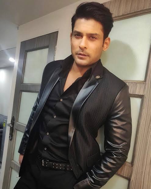 🔔 HASHTAG BOOSTER 🔔 Can you make 5 comments By using #SidharthShukla Hashtag ? 🩶🫶 @sidharth_shukla 🫶🩶