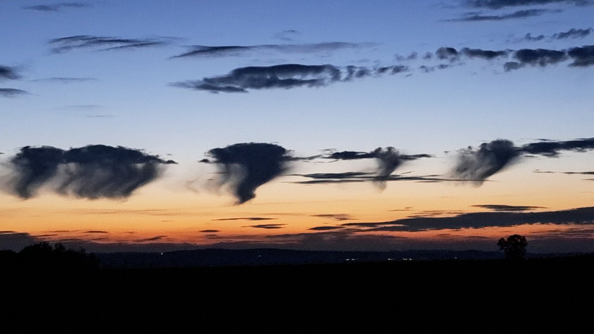 Virga spotted over the Scottish Borders by @RainB47