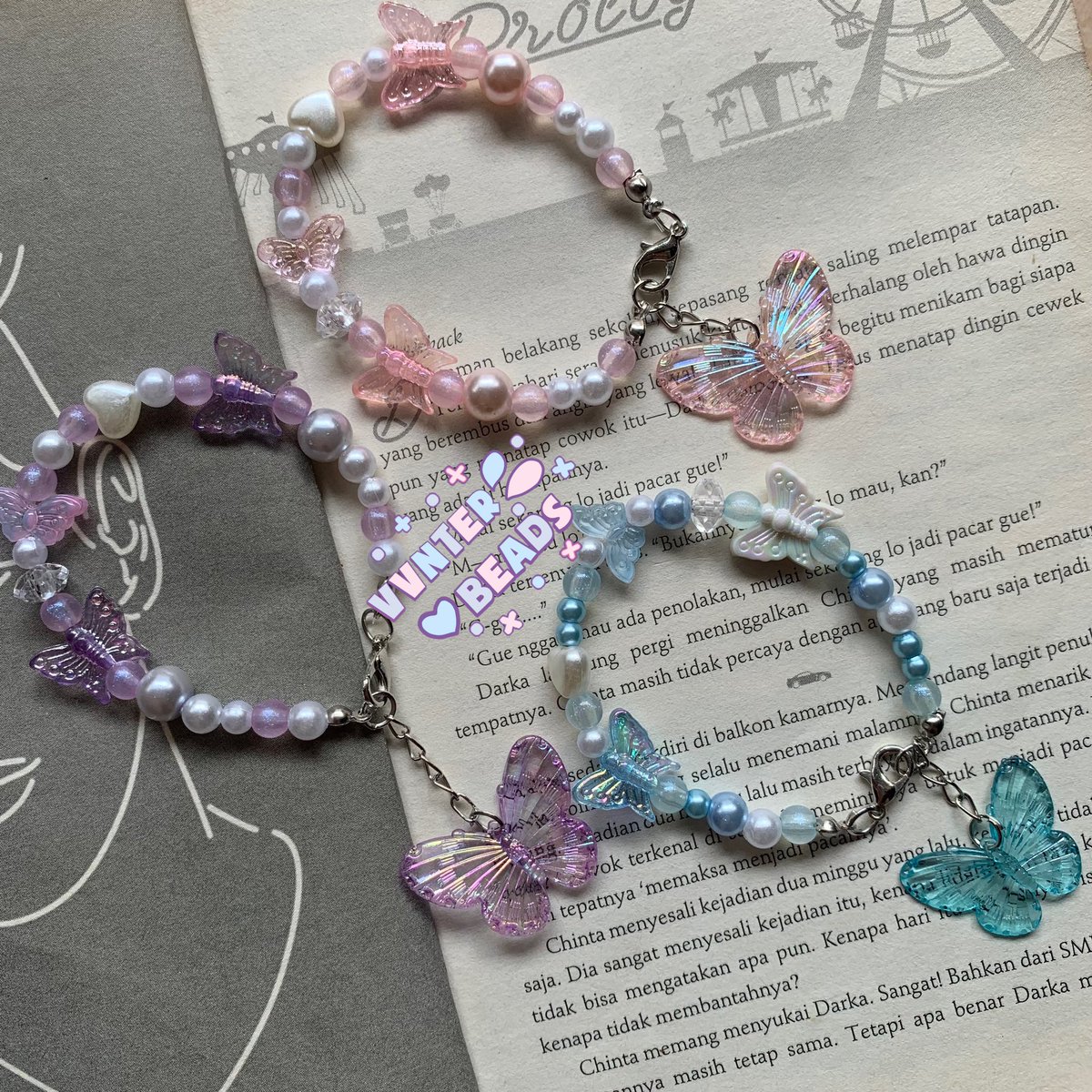 🫧Gelang Kait🫧

Mermaid (seaworld model)
4 colors:
- Pink
- Blue
- Mint
- Purple
Link: shope.ee/3AlW4vccKy

Tulips bracelet🌷
2 colors:
- Pink
- Purple
Link: shope.ee/Vkku2vAGZ

Butterfly Bracelet🦋
2 colors:
- Pink
- Blue
- Purple
Link: shope.ee/30S5sfBVJz