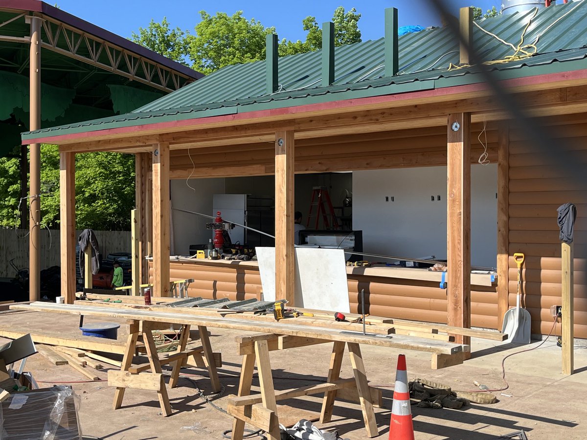 Construction on Pigpen’s Mess Hall is taking shape in the new Camp Snoopy kids’ area at ⁦@KingsIslandPR⁩. The menu will feature kid-friendly favorites like Hot Dogs, Chicken Nuggets, Mac N’ Cheese, and the Cheesy Mettwurst topped with bacon bits. #KingsIsland