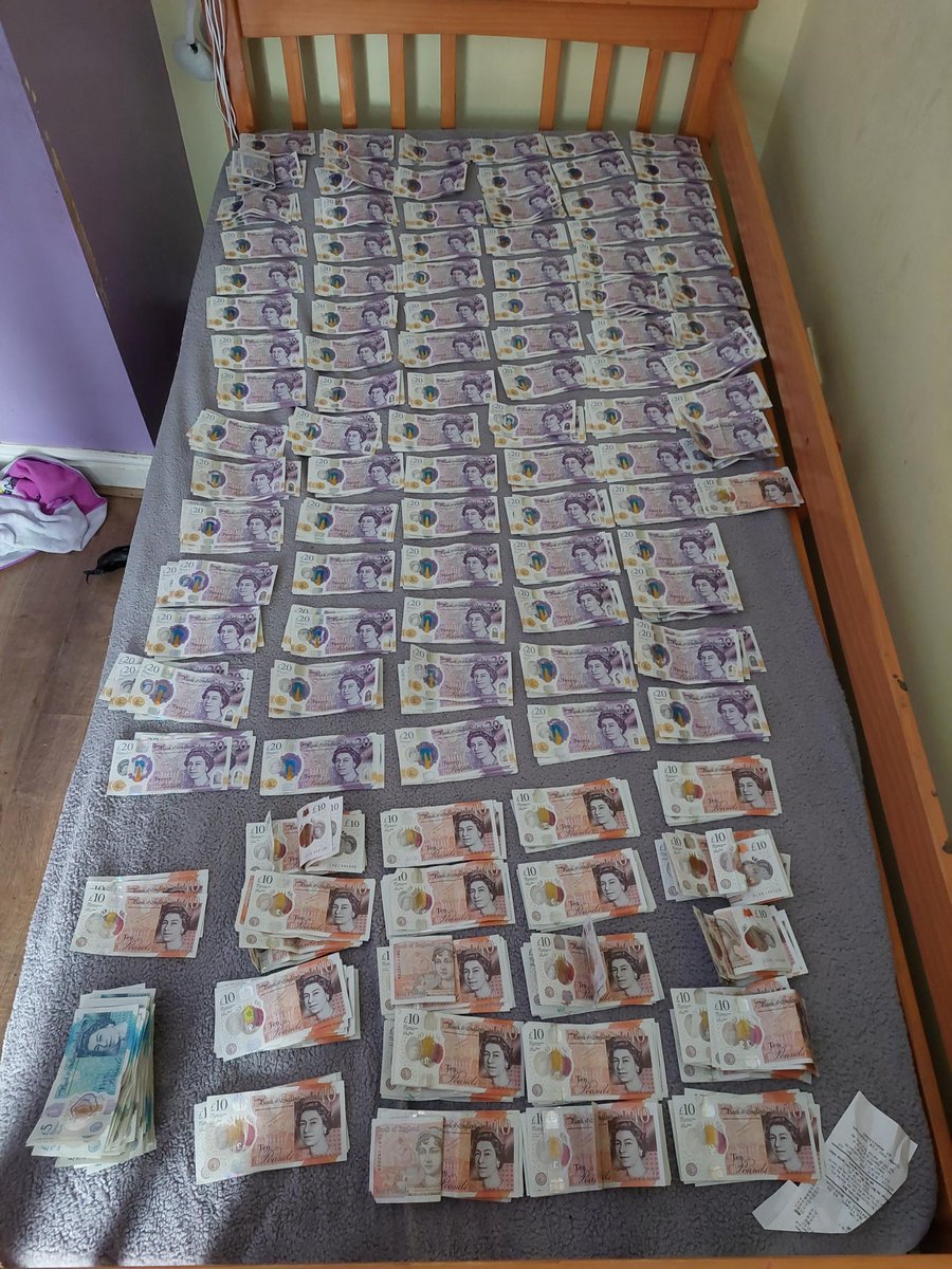 Great work from Ipswich CPT West when a male was stopped and searched on the street, searches at an address in Ipswich resulted in a very large cash find along with more drugs. Another drug dealer off the streets. #431 #195 #669