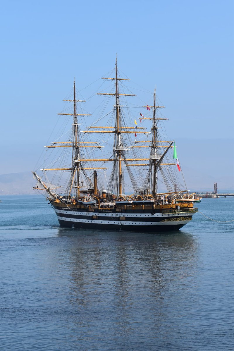 #MGPNoticias Buen viento y buena mar a la dotación del Buque Escuela a Vela “Amerigo Vespucci”, quien zarpó desde la Base Naval del Callao, para continuar con la travesía de su circunnavegación 2023-2025. Afianzando los lazos de amistad entre las Marinas del Perú e Italia.