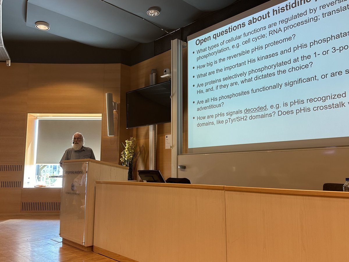 What an inspiring talk by Tony Hunter from @salkinstitute in the @SahlgrenskaAcad seminar series! From the early discoveries in phosphoproteomics to enigmatic histidine phosphorylation, his insights into cancer cell signaling pathways were truly enlightening.