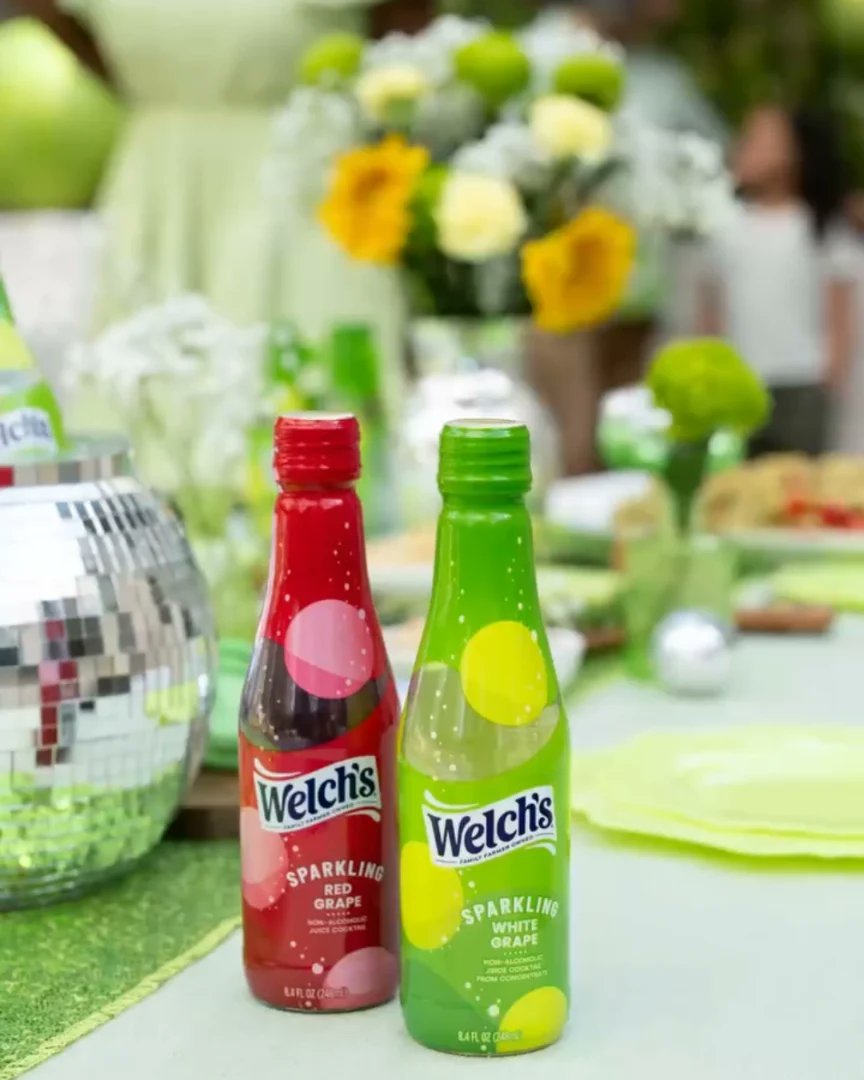 🍇Super excited and happy to be a part of WELCH'S (@Welchs) SPARKLING JUICE SUMMER AD CAMPAIGN! Welch's just introduced their individual 4-pack bottles! This pack is perfect for your picnics, events, party's AND MORE! 🥂 #welchs #welchssparkling #welchssparklinggrapejuice