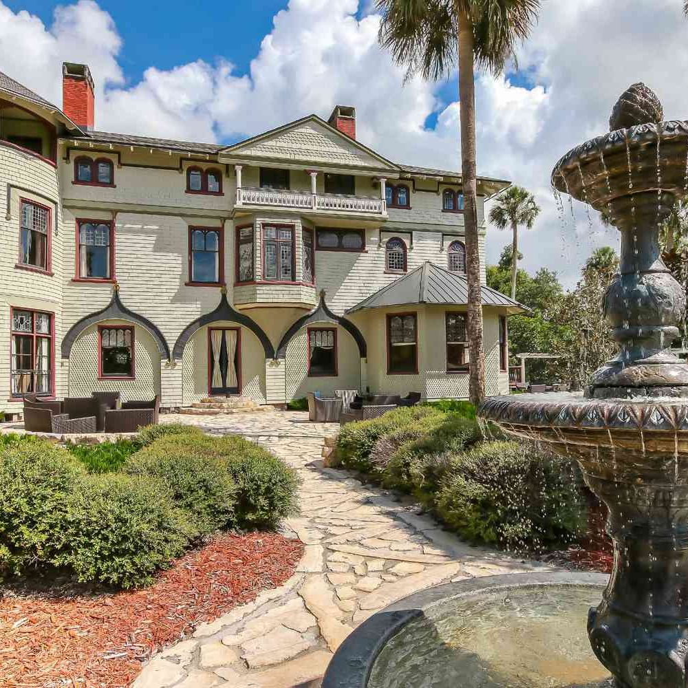 This Florida Mansion Is the Most 'Underrated Tourist Attraction' in the U.S., According to TripAdvisor travelandleisure.com/the-most-under…