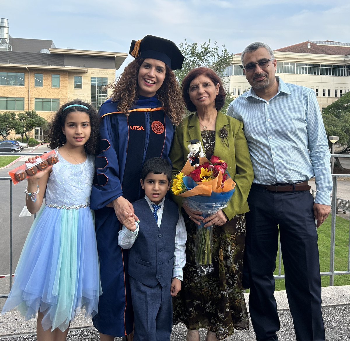 UTSAGradSchool's tweet image. We are so proud of our newly hooded doctors! Congratulations 🎓 #UTSAGradSchool #UTSAGrad24 #doctoralconferral