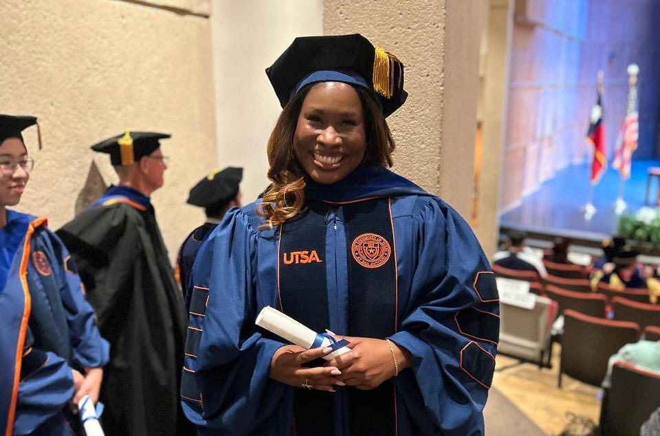 UTSAGradSchool's tweet image. We are so proud of our newly hooded doctors! Congratulations 🎓 #UTSAGradSchool #UTSAGrad24 #doctoralconferral