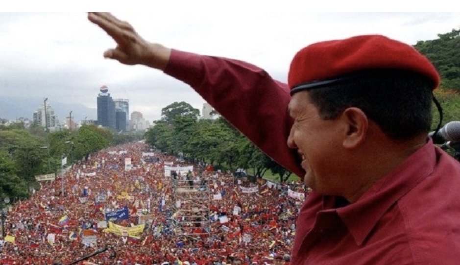 🇻🇪🚩Venezuela levanta la bandera contra el imperialismo, la lucha es del un Pueblo que decidió transitar el camino de la libertad. El sueño de independencia de Bolívar y de Chávez hoy enarbolado por Nicolás, no se rinde y avanza con determinación, coraje y valentía. @dcabellor