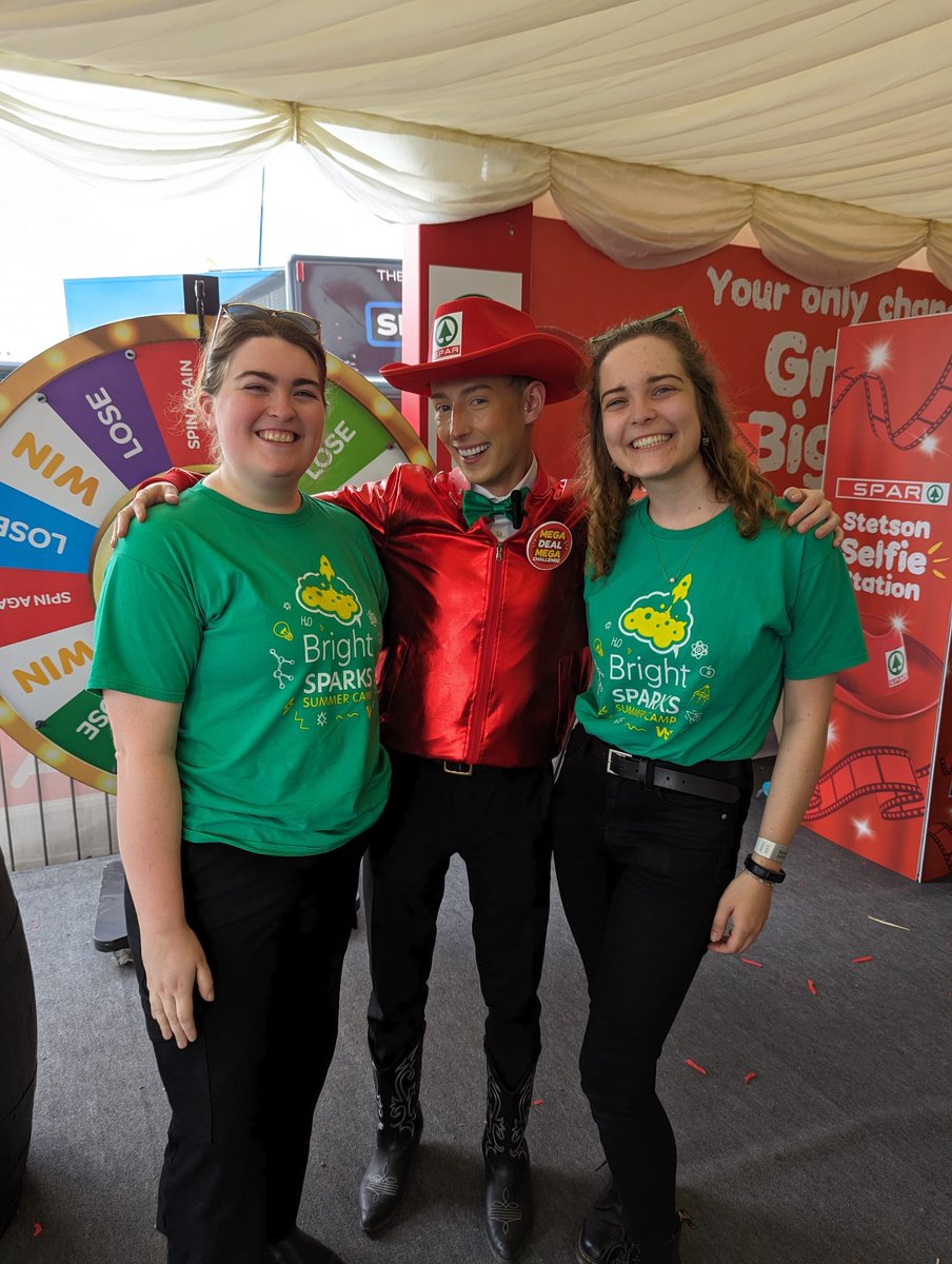 Balmoral Show Day ✌️ We are back in the @SPARNI tent this afternoon to chat all things robotics in farming, steer some Sphero robots, and take pictures with the one and only, Gerry Lavz! 🤠📸