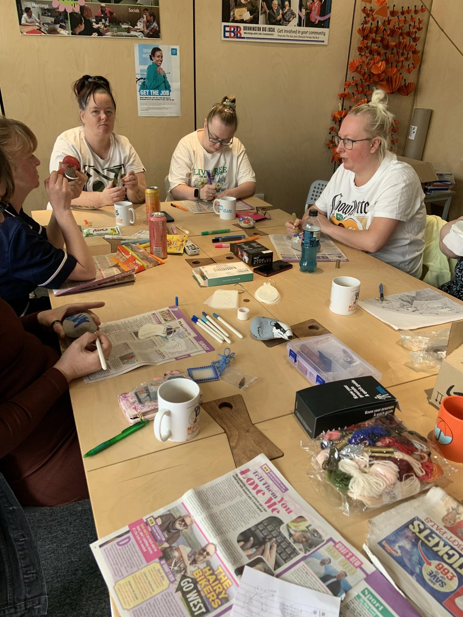 We're very proud of our volunteers & the great work they do - like Julie & Lucy who run the Chatty Crafters womens support group at the Hub. We can't overstate how much of a difference they make in the lives of the ladies they support. @GroundworkGM @AgeUKStockport @skylight_sk