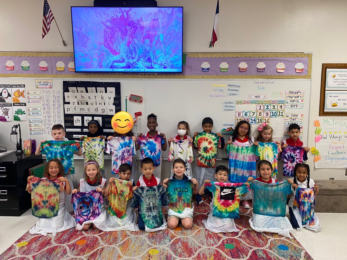For our @Amplify unit, Art and the World Around Us, we decided to create textile art and tie-dye shirts! Such an amazing job! 
@VialCC_Vikings @Mimarquezz @gisdnews @GISDTLD #BeTheLight #TheGISDEffect