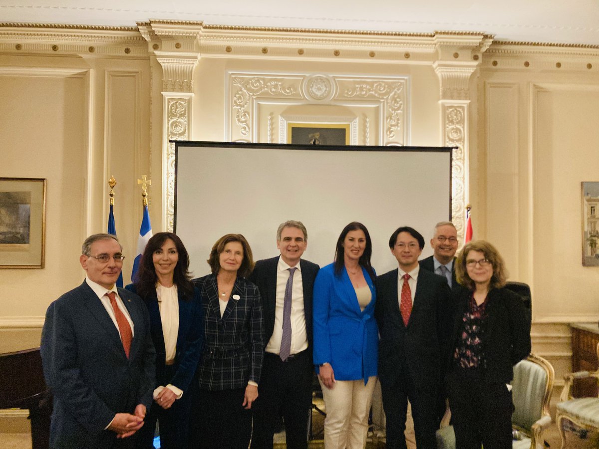 GreeceinUK's tweet image. 70 days away from #Paris2024, it was a pleasure to host yesterday an exceptional lineup of speakers, including #Athens2004 Olympic Champions 🇬🇧Dame Kelly Holmes and 🇬🇷 Stavroula Kozompoli, to celebrate the history of the Games and the #Olympic values' enduring relevance 🧵(1/5)