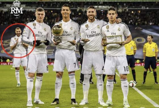 Vinicius jr ganará el balón de oro, lo celebrará en el Bernabéu y Kilian Mbappé le aplaudirá como hace Benzema en esta imagen. Guardad este tuit.