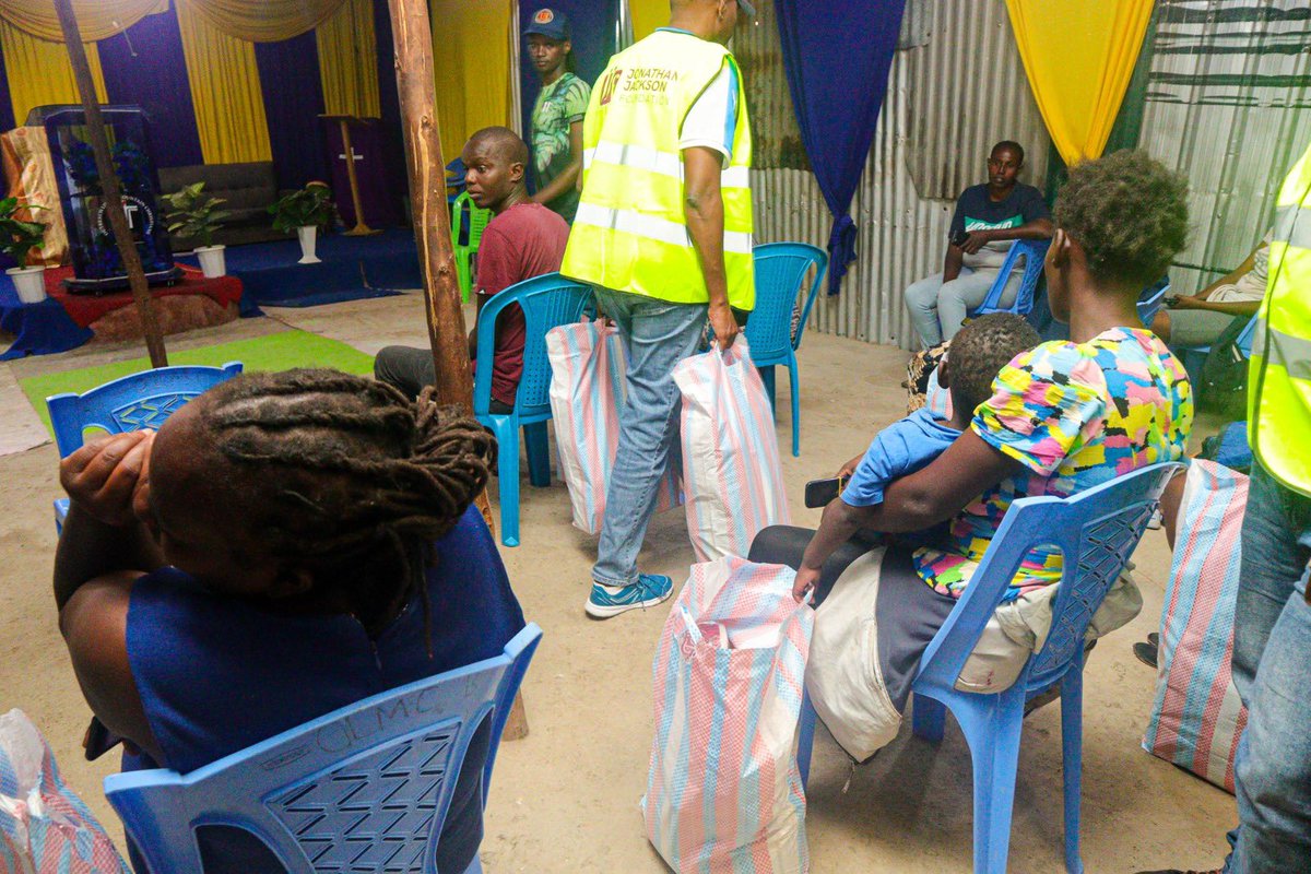 JJFoundationKE's tweet image. Today we have conducted a successful fourth phase donation through the Jenga Jirani Initiative to respond to the flooding relief aid and make life a little easier for the households of Mathare and Mabatini Community who have been adversely affected.

#HelpYourNeighbour