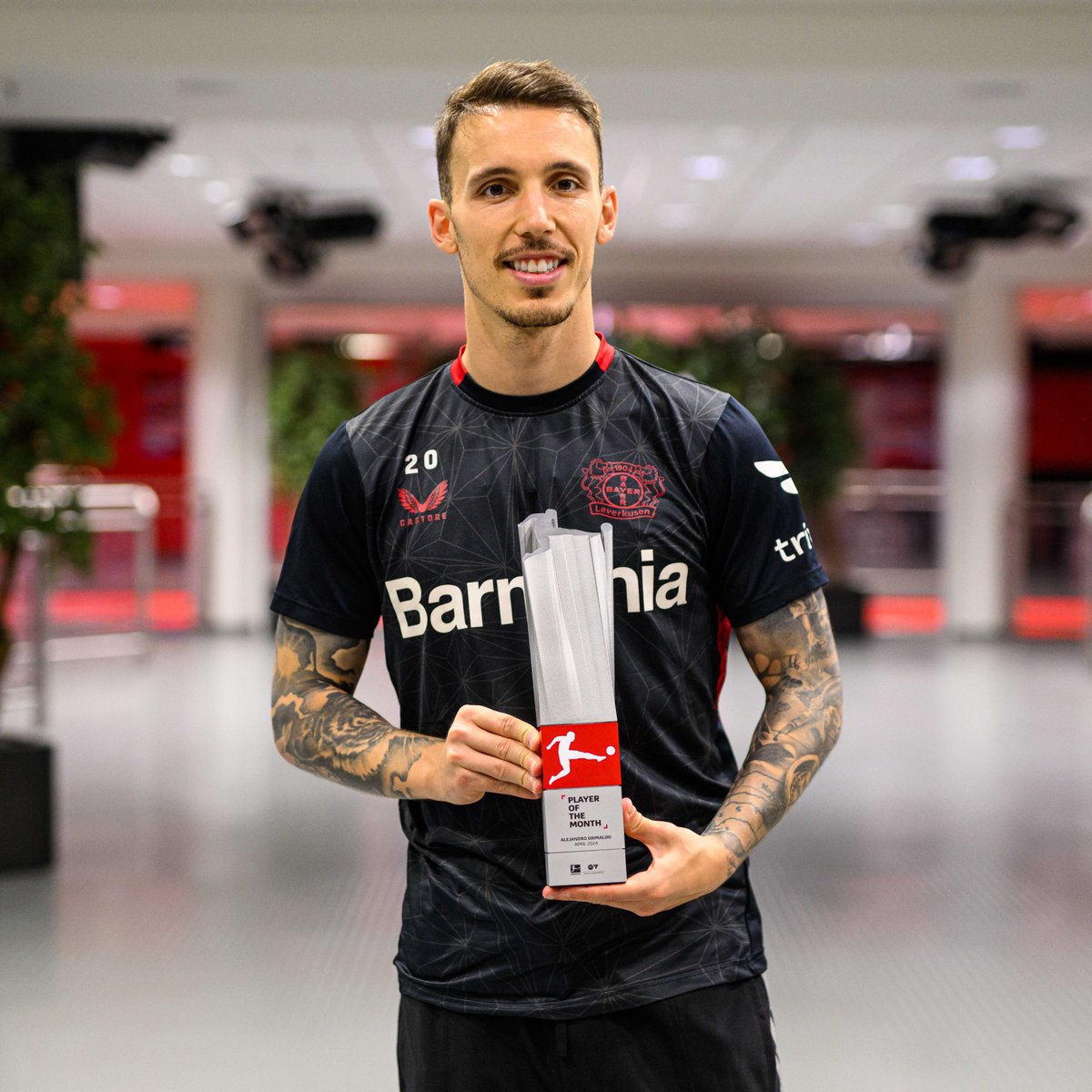 A Spanish Baller and Player of the Month!😮‍💨🇪🇸🖼️

Well done @grimaldo35! 👏

#Bayer04 #Werkself | #BundesligaPOTM