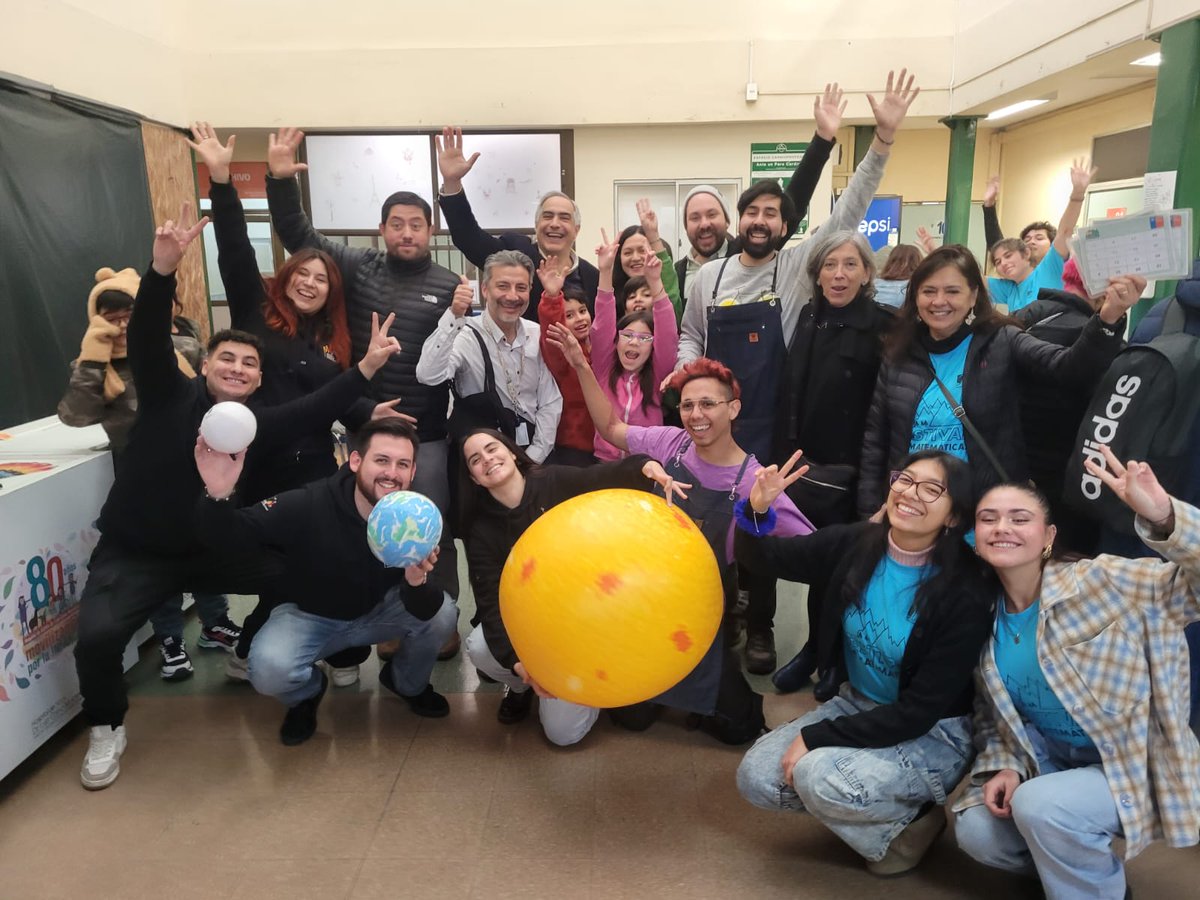 FOTOS 📸 | Ciencia interactiva de <a href="/congresofuturo/">Congreso Futuro</a> en tu comuna sorprendió a los niños del Hospital Calvo Mackenna (<a href="/HCalvoMackenna/">Hospital Amigable Dr. Luis Calvo Mackenna</a>).

Con ciencia interactiva para conocer el universo, la tecnología, la robótica y jugar con el ingenio, Congreso Futuro en tu Comuna inició su