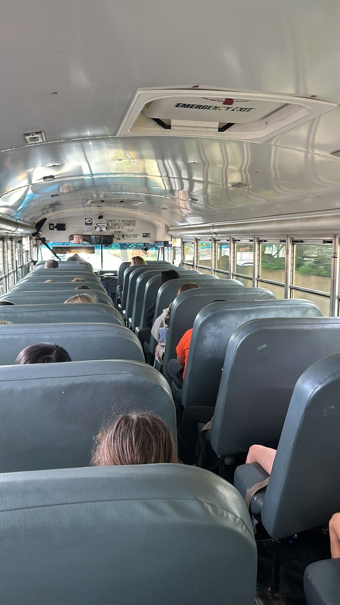 My last field trip. Here we come <a href="/lincolnparkzoo/">Lincoln Park Zoo</a> !  #engaged74 #4thgrafe . #retiring