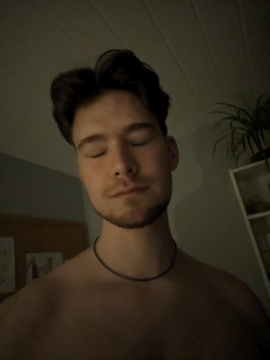 Meine Laune wenn ich realisiere, dass ich heute Abend gegen <a href="/veyytix/">Veyytix</a> @bbesports_ev auf einen neuen Patch spielen muss und mal sowas von gar keinen Plan habe 🥲
<a href="/uniligaGG/">Uniliga</a>