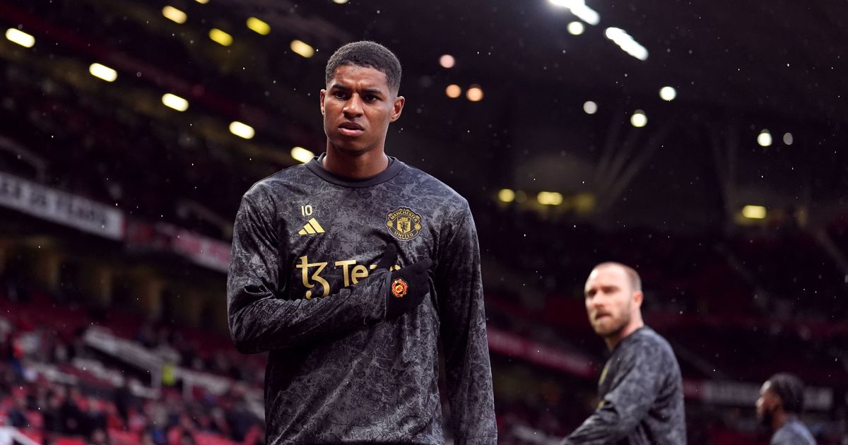 NEW: A disgruntled Man Utd fan and Marcus Rashford angrily exchanged words last night and it's now been revealed what was said 💬 ✍️ @nathan_ridley_ mirror.co.uk/sport/football…