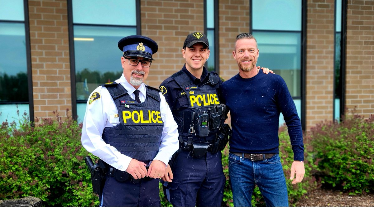 On April 21, #HawkesOPP attended a residence where a male was unconscious and not breathing. PC Bourgeois and PC Besner performed CPR for several minutes before paramedics arrived. Pierre miraculously survived, and today met the officers who helped him.^sj #PoliceWeekON