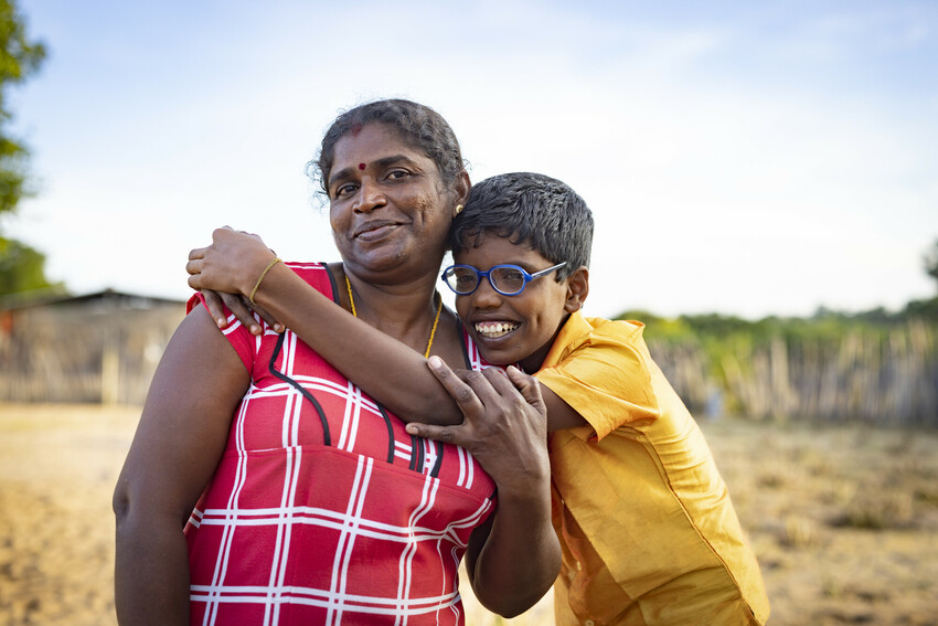 We all get by with a little help from our friends – and our families. ❤ Take a peek inside a ChildFund’s Self-Help Group in #SriLanka, where people with disabilities are coming together to build thriving businesses and advocate for each other’s needs:childfund.pulse.ly/hdsuwlj9f9