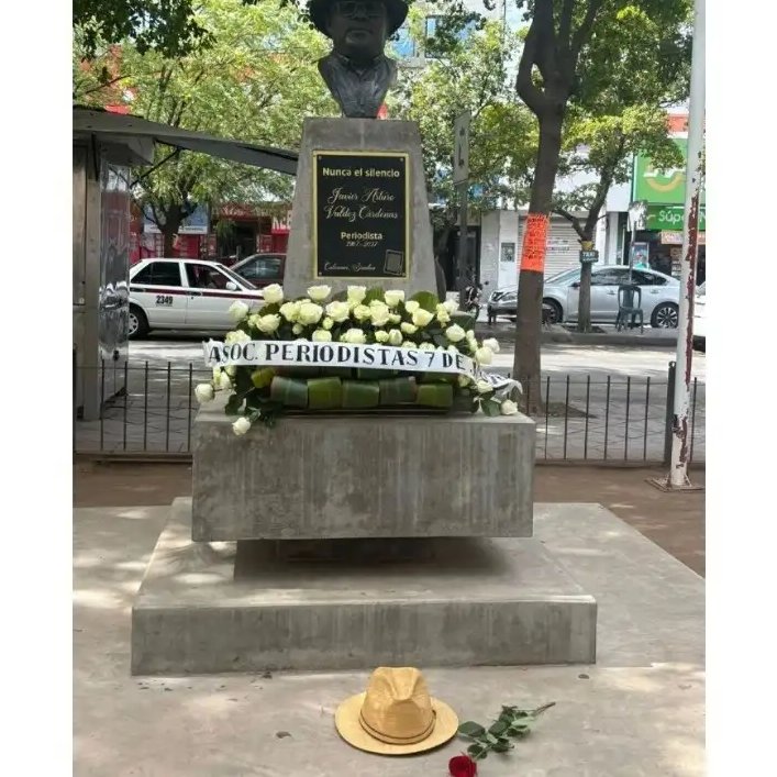 Griselda Triana López, viuda del periodista Javier Valdez Cárdenas, corresponsal de La Jornada, dijo ayer en Culiacán, Sinaloa, que se cumplieron siete años de su asesinato, y siete de impunidad.- @LaJornada jornada.com.mx/2024/05/16/pol…