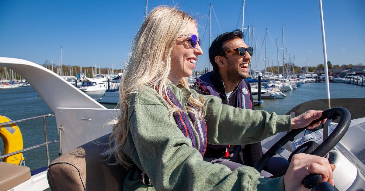 Sailing isn’t just good for your physical health, it can also help to improve your mental health 🌊 Here are a few of the ways sailing can help improve your mental health 👉 rya.org/Qnxm50RInz0 #MomentsForMovement #MentalHealthAwarenessWeek