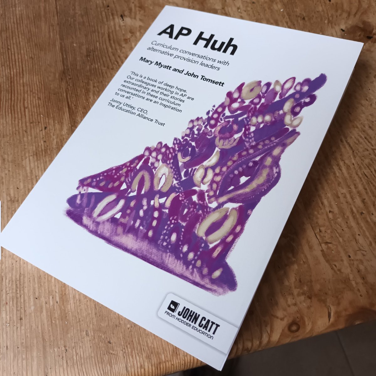 In just over 3 years, our HUH curriculum series is complete @MaryMyatt! With huge thanks to all the 130+ contributors and to @JohnCattEd for believing in the project. Pre-order AP Huh here: amzn.eu/d/eBLIyAt