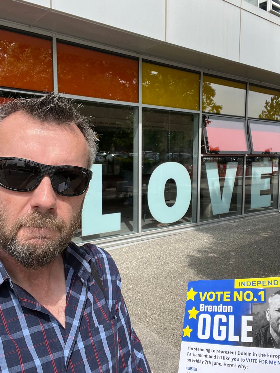 brendanogle.ie #DoItFotDublin canvassing in #Tallaght - don’t buy into the hate, ‘All You Need is Love’ ❤️ ✊