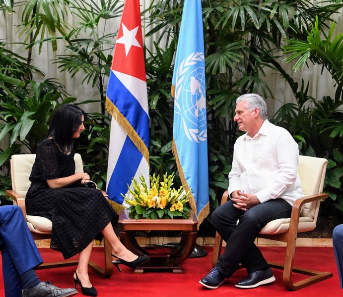 Al recibir a Michelle Marie Muschett Zimmermann, subsecretaria general de la ONU y directora general para América Latina y el Caribe del PNUD, el presidente @DiazCanelB agradeció el apoyo que históricamente #Cuba ha tenido de esa importante red mundial. 🔗cubaminrex.cu/es/agradece-pr…