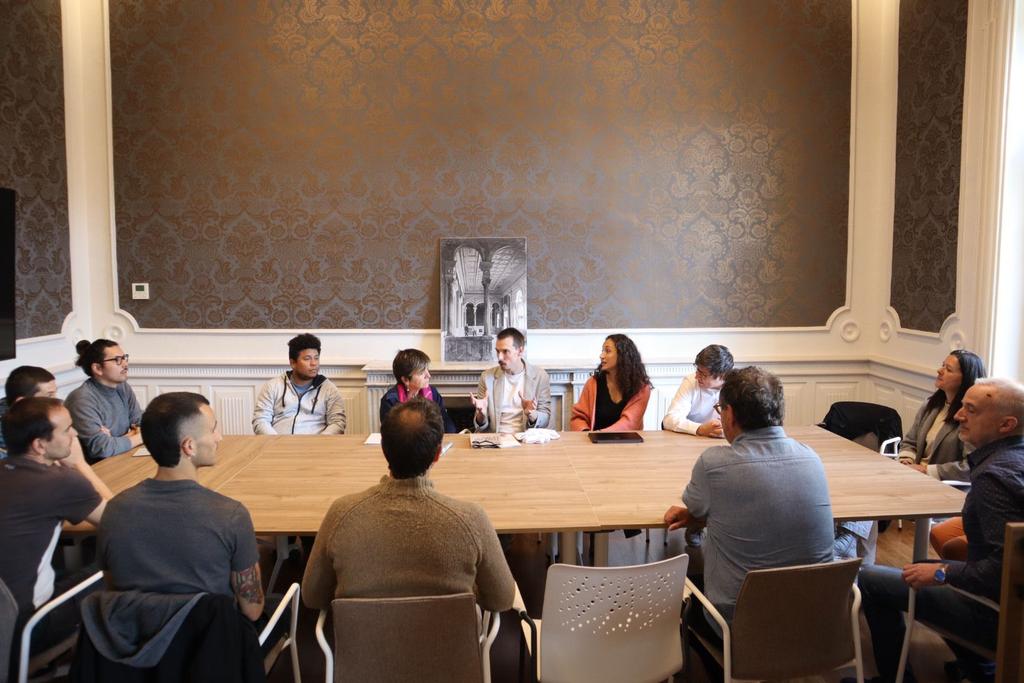GloriaCuartas's tweet photo. Que felicidad conocer un lugar con sello de convivencia y respeto a la diferencia, mucho por aprender de esta comunidad,  Ayuntamiento de  Hernani su Alcalde @xabilertxundi @ascjafr , en minutos estaremos en la plaza feminista https://t.co/bPHnjcv1Pr