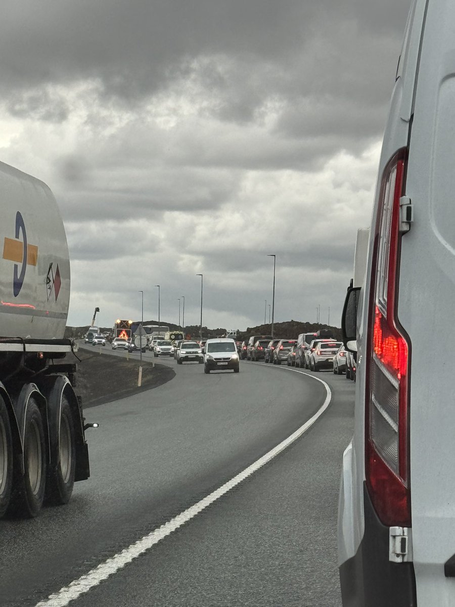 Allt stopp á leið til Keflavíkur…..