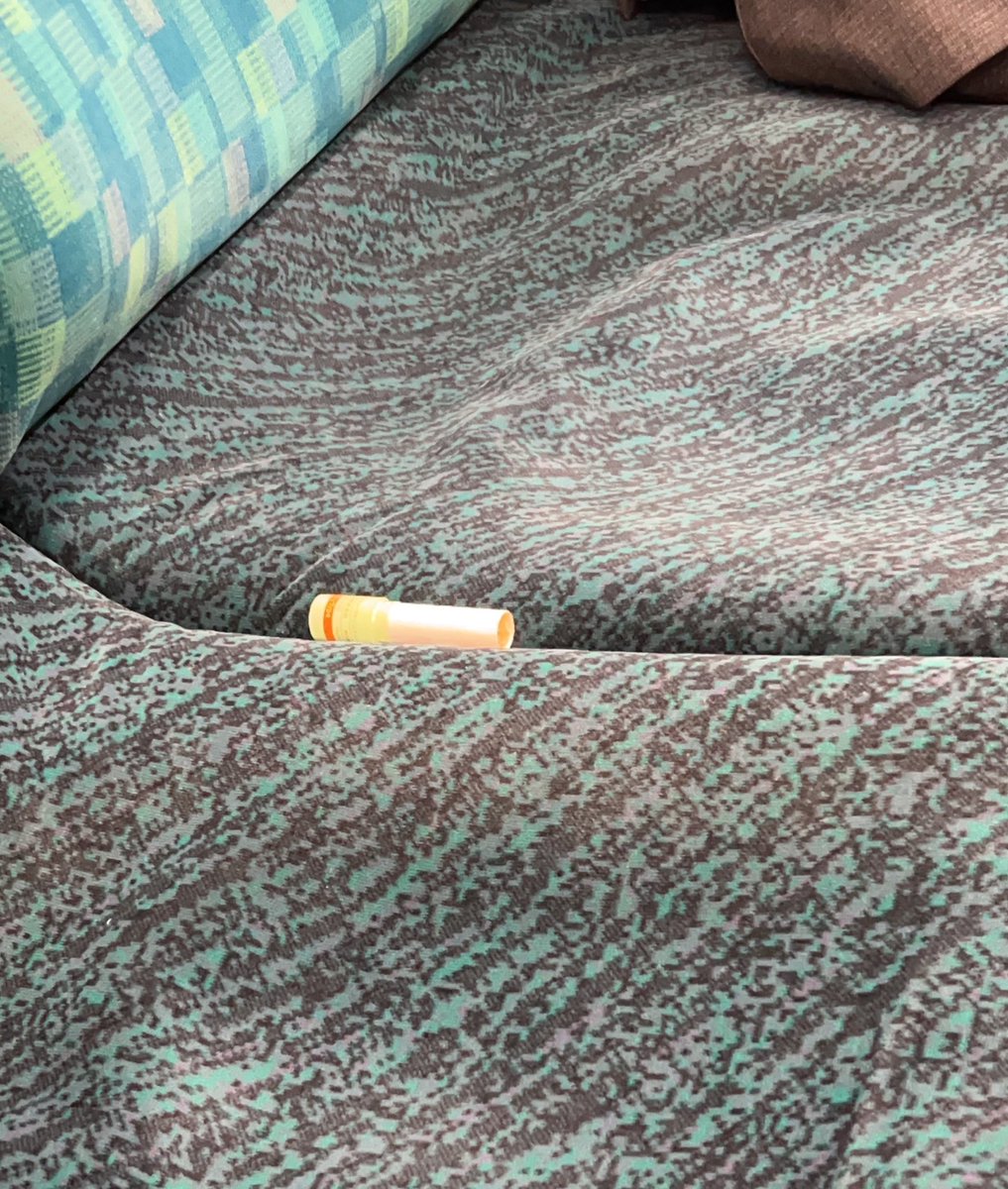 蓋だけ持ち歩いてる人がいると思ったら草を禁じ得ない