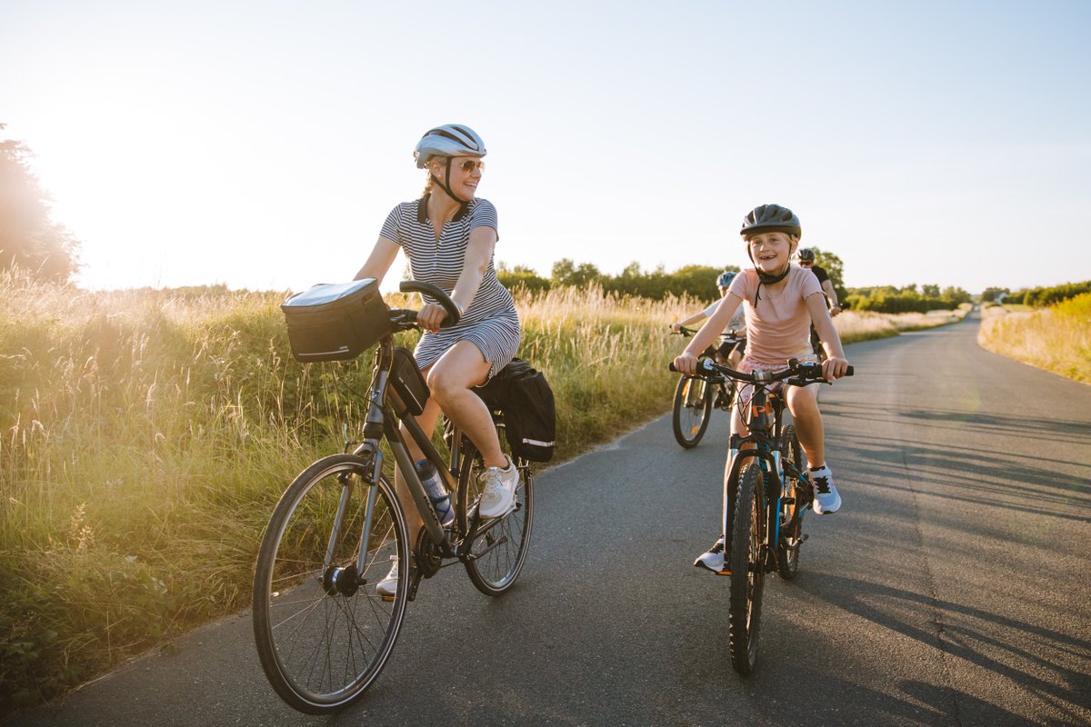 ✅ Fin de journée et petite à balade à vélo en famille ❌ Fin de journée et galères à vélo en famille 😬 bit.ly/3K30Jgf