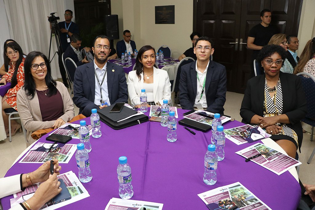 La Dirección de Gestión y Transferencia del Conocimiento (DGTC) de la UTP, realizó en el Teatro Auditorio un conversatorio sobre temáticas del modelo Universidad, Empresa, Estado y Sociedad. #utppanama @UtpDgtc @panamapacifico @IsraelinPanama