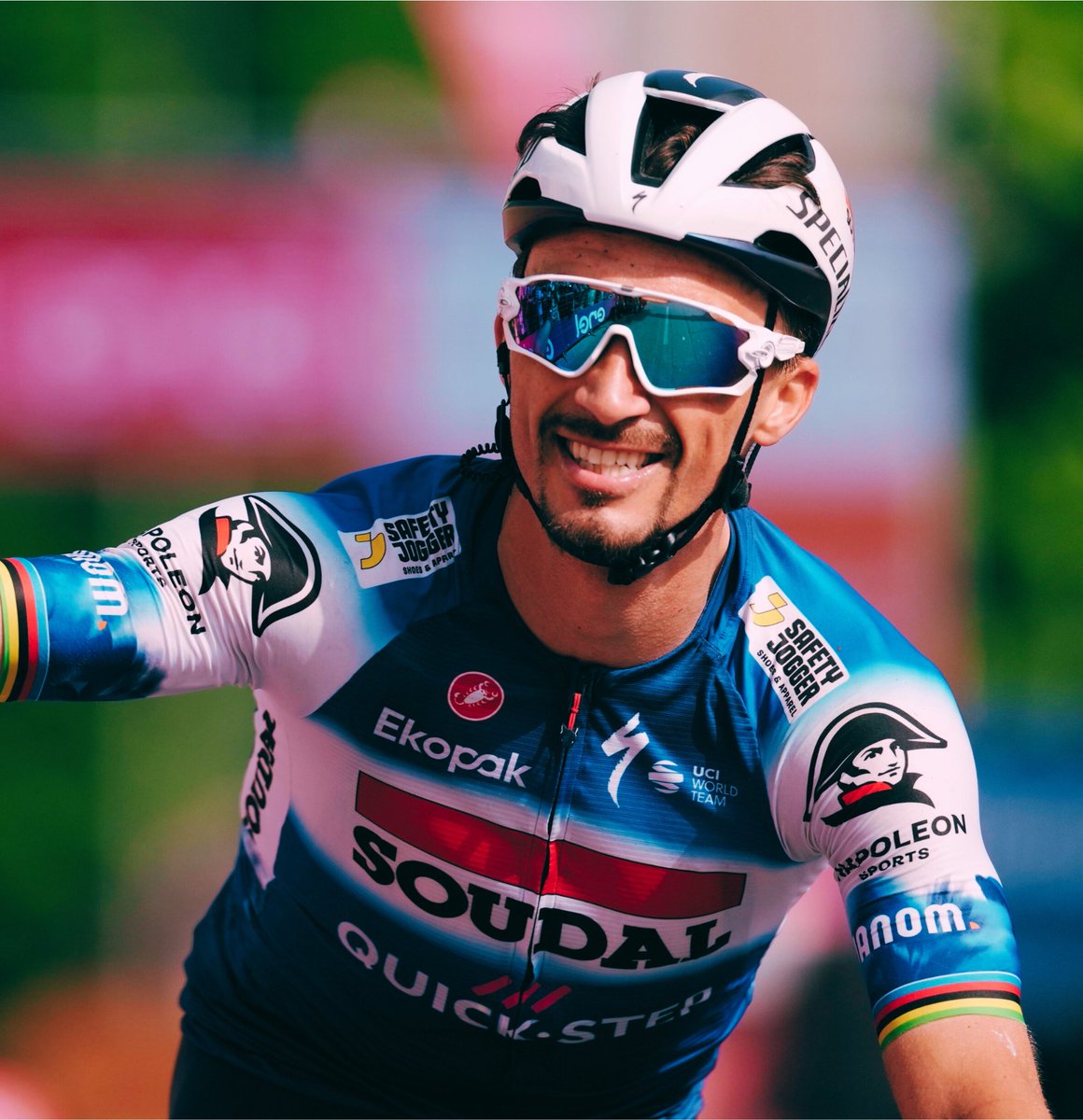 🇫🇷 Victoire de Julian Alaphilippe sur le Giro 🤩

Notre tricolore renoue avec la victoire sur la 12e étape du Tour d'Italie au terme d'une splendide échappé de 126km 🥇

Quel plaisir.