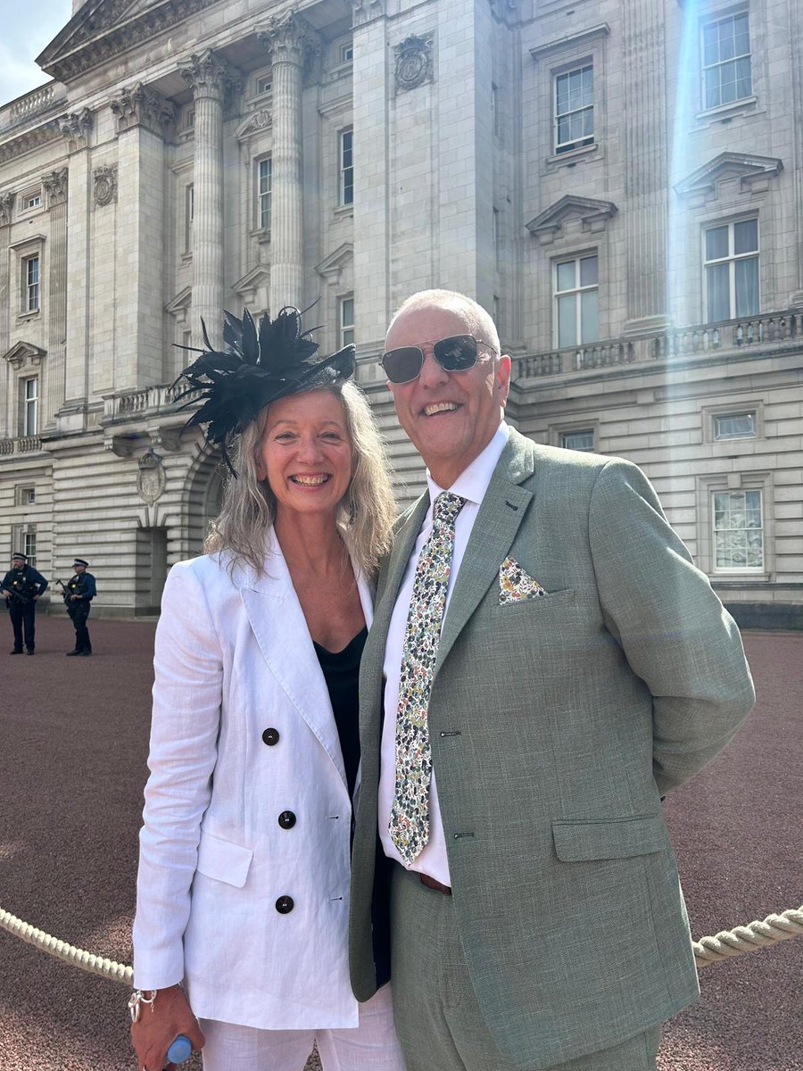 Yesterday, our founders and directors Louise Richards and Kevin Finnan had a great day at the inaugural Creative Industries Garden Party at Buckingham Palace to celebrate the world of culture, art, heritage, broadcasting and fashion ☀️